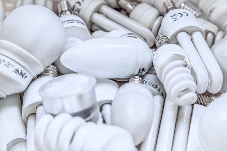 How to choose a smart bulb — different light bulb types and shapes