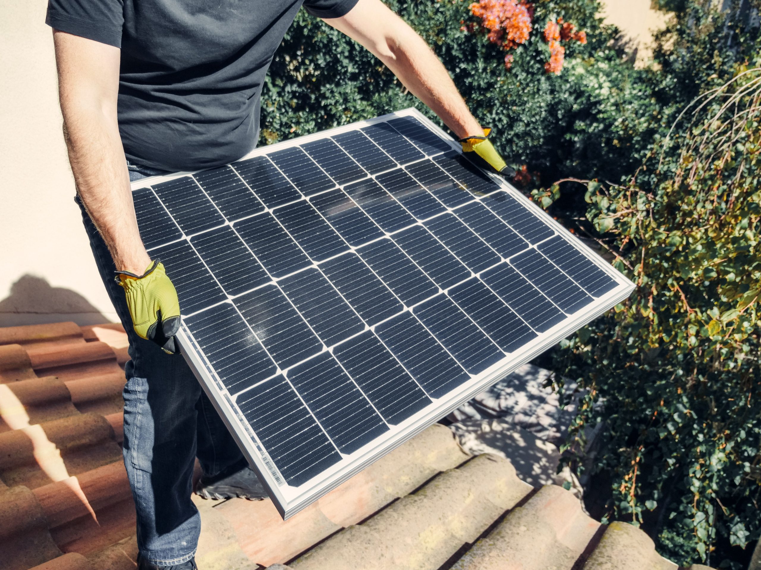 Smart home energy management - monitoring electricity consumption at home